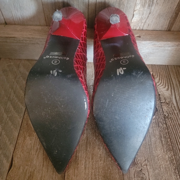 Red heels - Picture 3 of 6